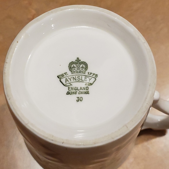 Aynsley bone china mug - Picture 5 of 5